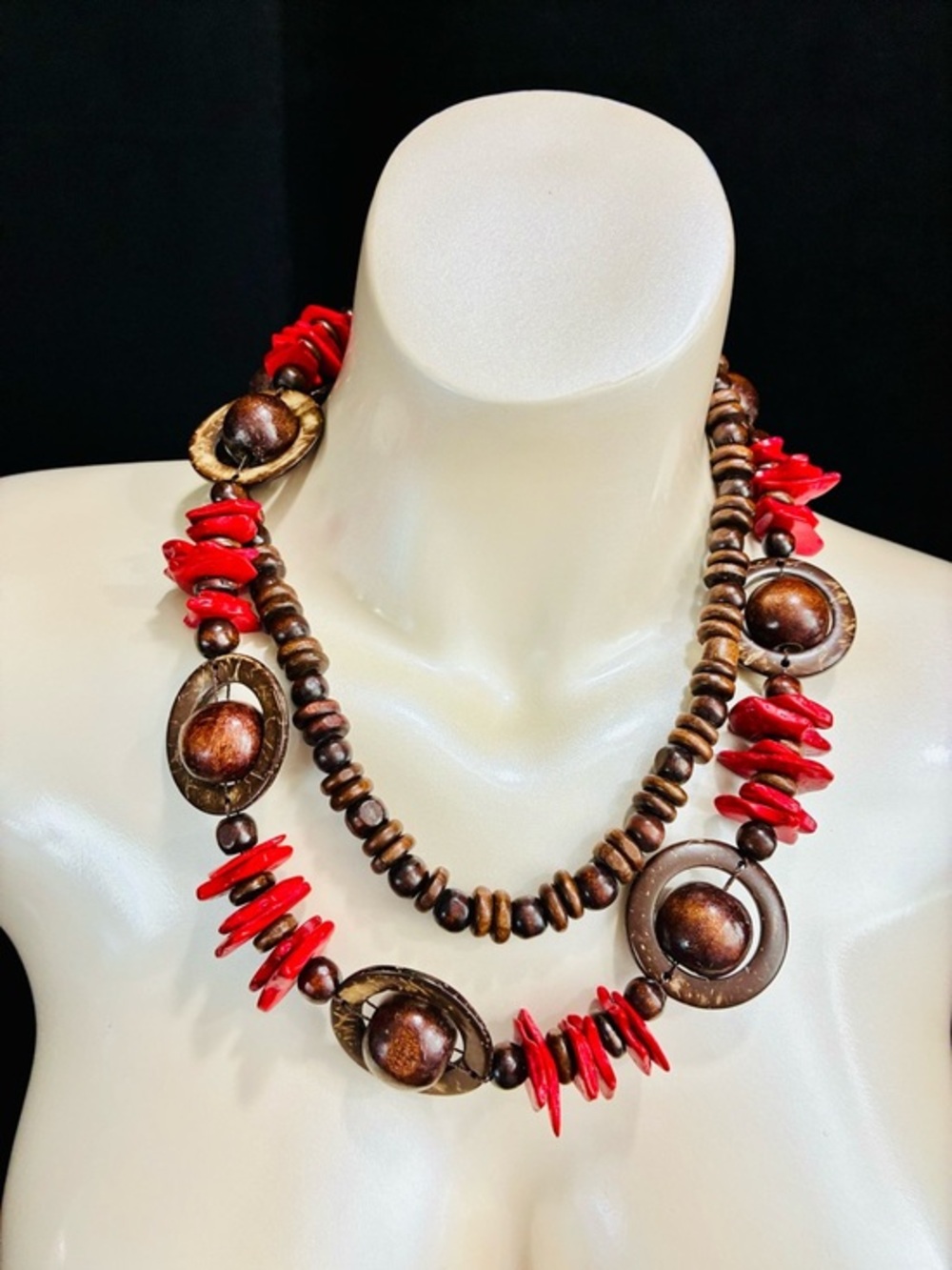 Women’s Red and Brown Beaded Statement Necklace Laminated Wood Super Chunky EUC